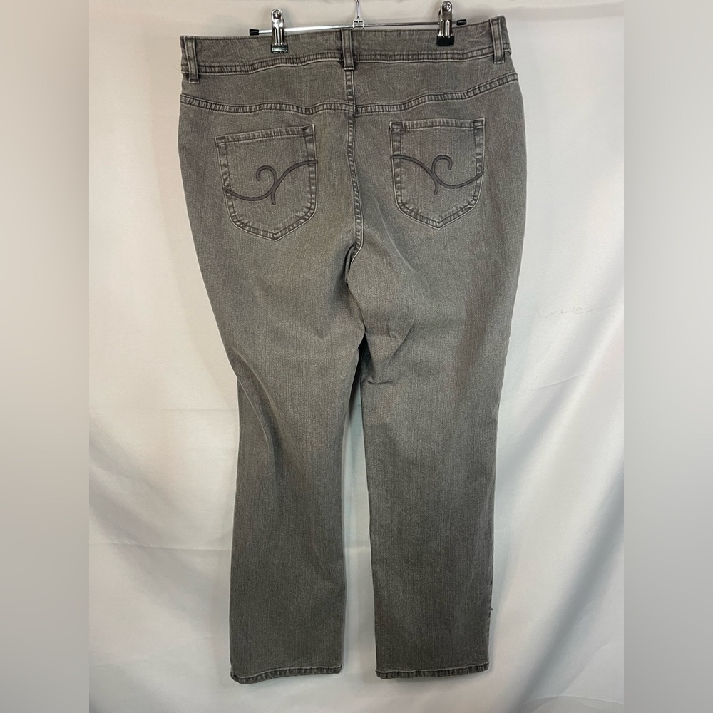 Chicos gray jeans with spandex and a little bling! Womens size 2. - Picture 3 of 4